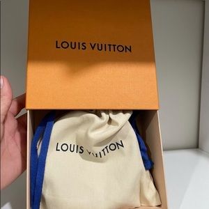 Reversible Louis Vuitton men’s leather belt.100% Authentic.